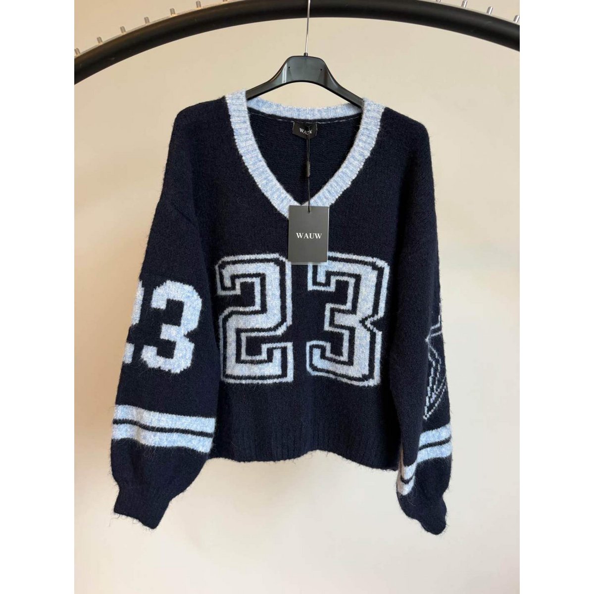 DONKERBLAUW