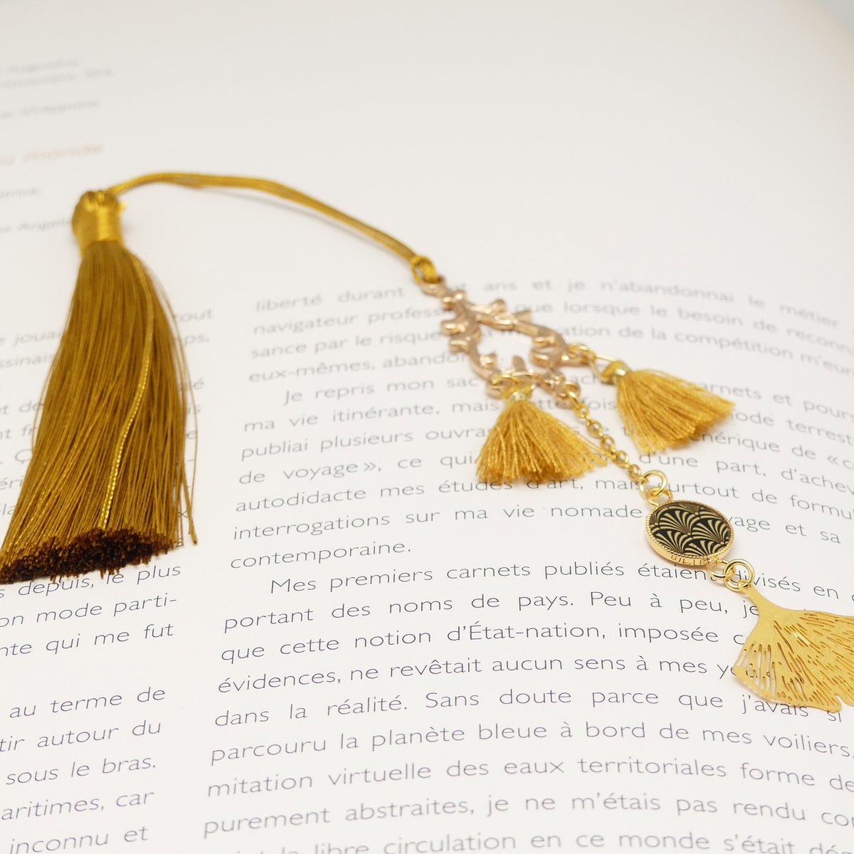 Libro di libri di marca Fleur Cherryier Lotus Japan Resino Pompon Mother's Day Gift Mama Gift