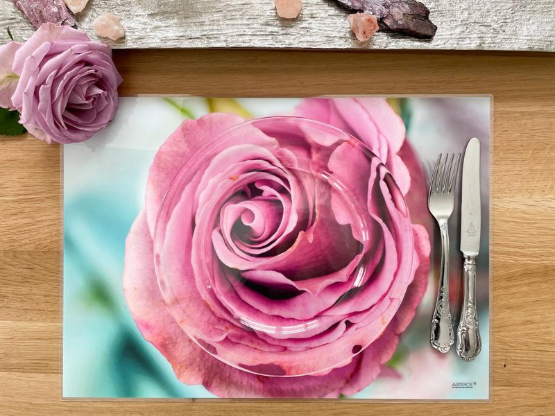 Artipics Dækkeservietter Pink Rose 4 stk Dækkeservietter Vaskbare Lavet af plastik hver 42 x 30 cm Dækkeservietter Blomster Borddekoration Til Køkken/Spiseplads/Gæster/Indendørs/Udendørs
