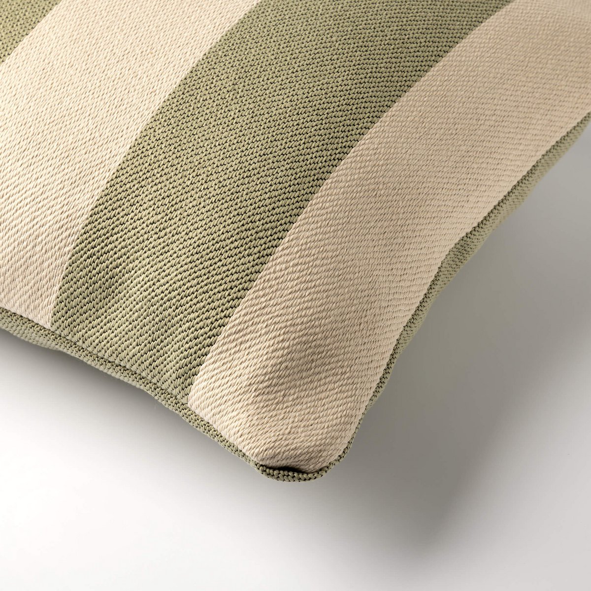 Dutch Decor CYRUS - Outdoor cushion 45x45 cm - Swamp - Green