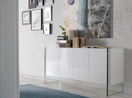 Sideboard aus weißem Holz und gehärtetem Glas