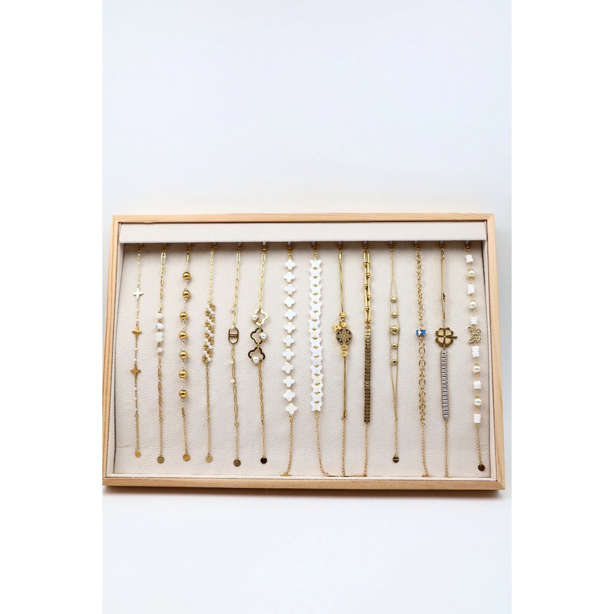 Lots de bijoux avec présentoir