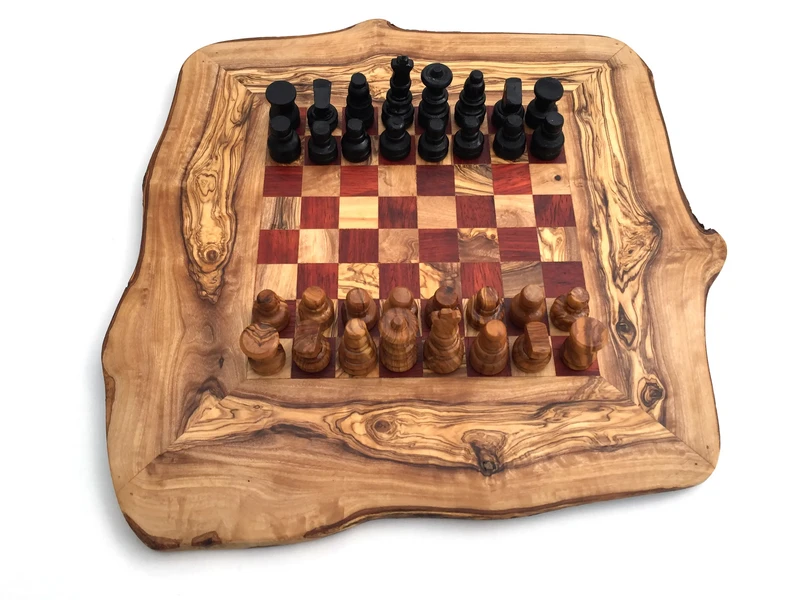 Chess game chessboard Gr. M handmade from olive wood