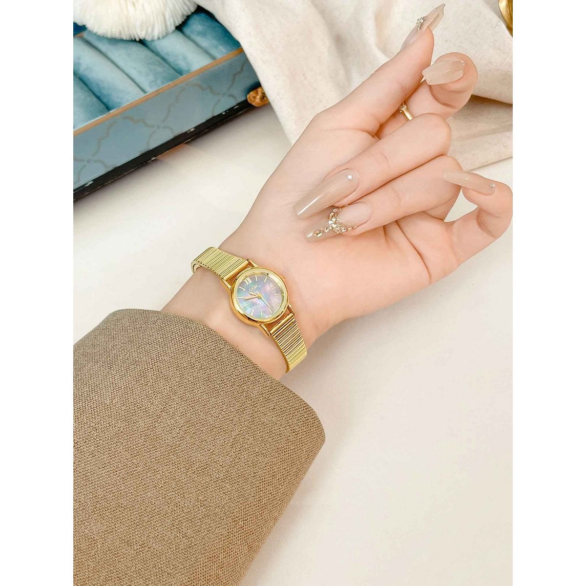 Lajas - Klassiek gouden quartzhorloge met ronde kast