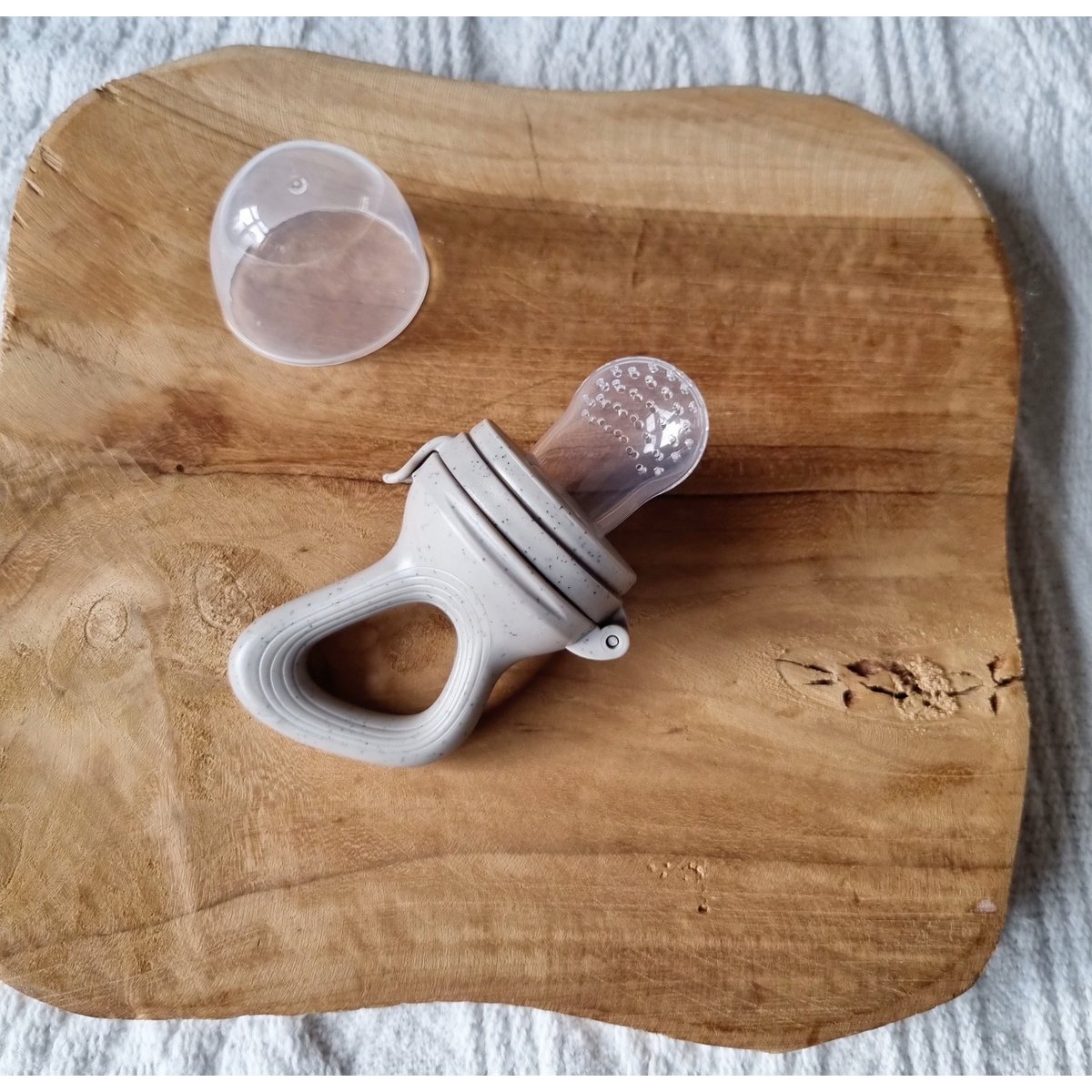 Sucette Fruit Feeder - Sable à pois