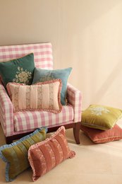 Pudebetræk | Heather Olive Cross Stitch aflangt pudebetræk fra Sanctuary Living