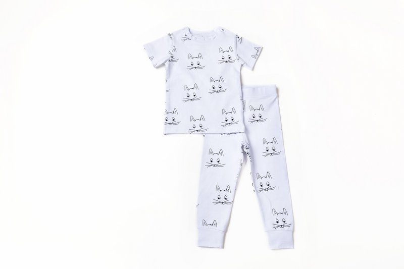 To-stykke pyjamas med Felia katten