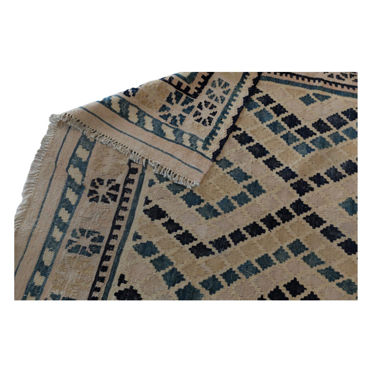 Ręcznie robiony wełniany dywan z rafii kilim