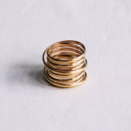 Anillo XL multicapa de acero inoxidable – dorado