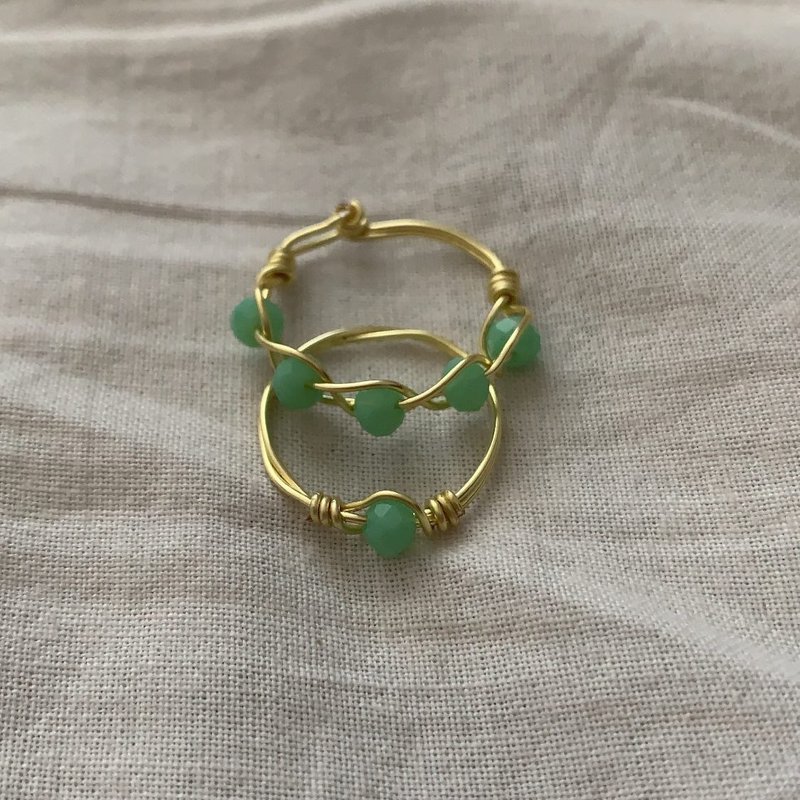 MYNTEKRYSTAL. ring