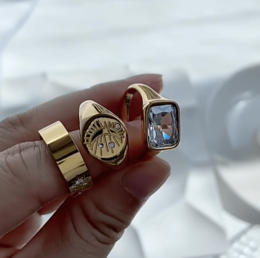 Andrei - Women’s Diamond Signet Ring
