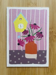 Fleurs en vase avec carte en carton d'horloge