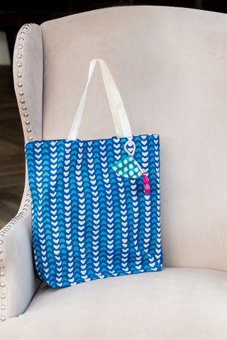 Stoffgeschenktüten Tote Style - Batik Kollektion - Indigo / Hearts