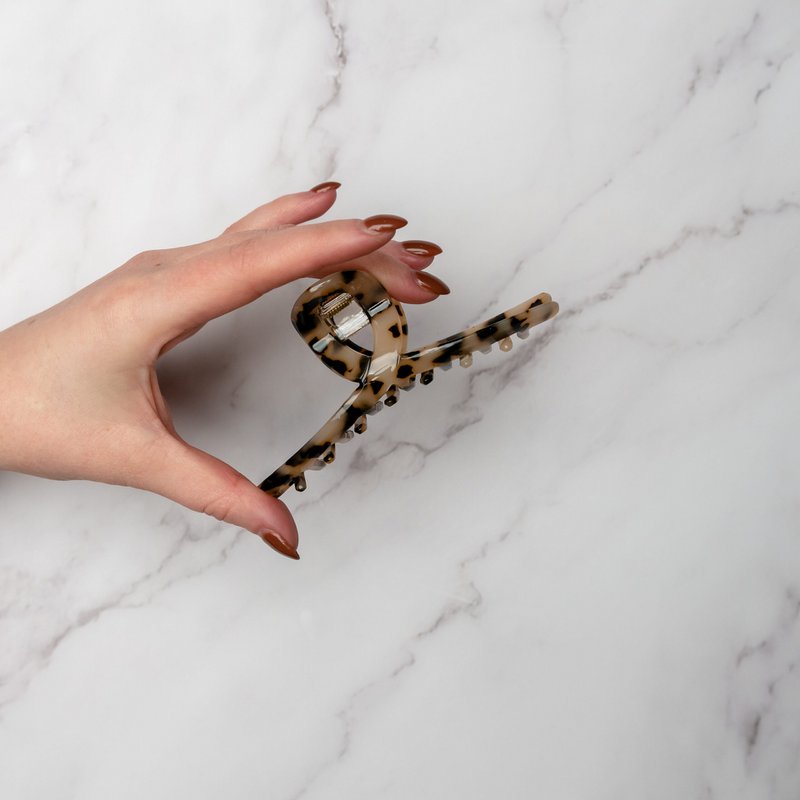 Twist Hair Claw Clip – Amber