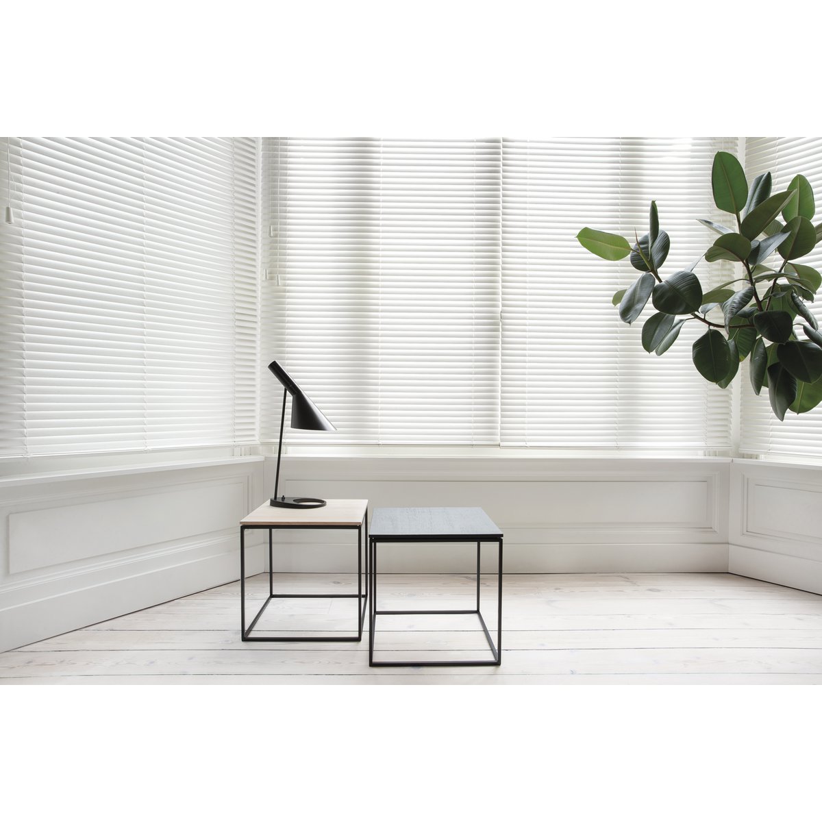 Mesa auxiliar 'Shadow' (40x40cm H40cm) Roble