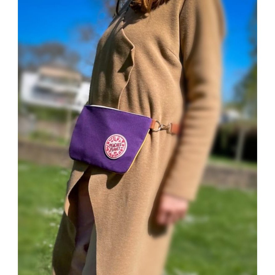 Peaches 'Planet Crossbody Bag & Hüfttasche Purple Adventures