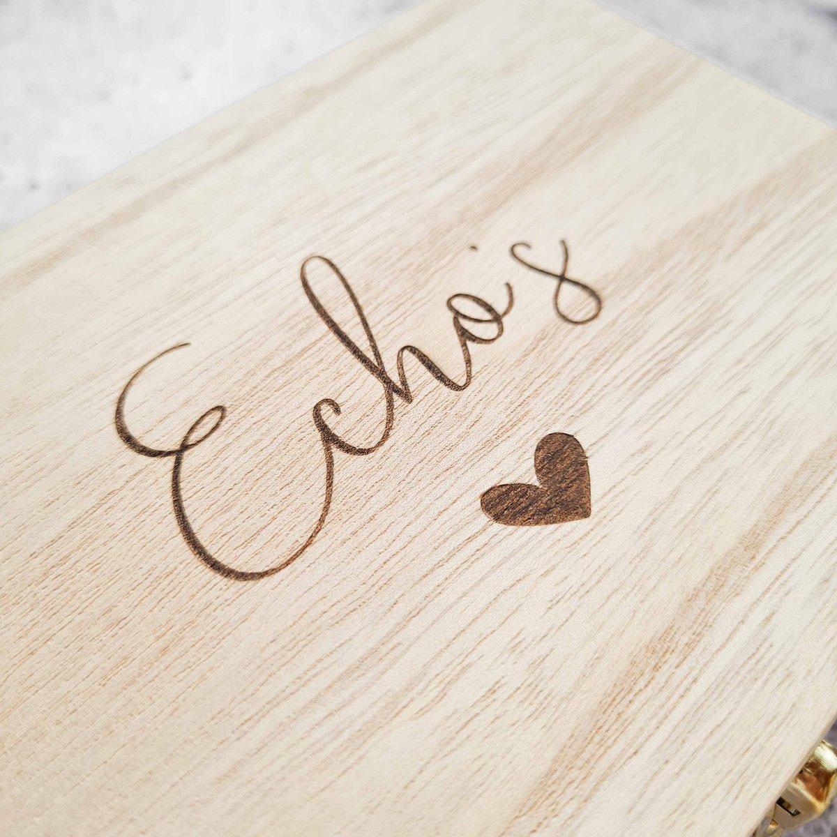 Wooden echo box - Echoes