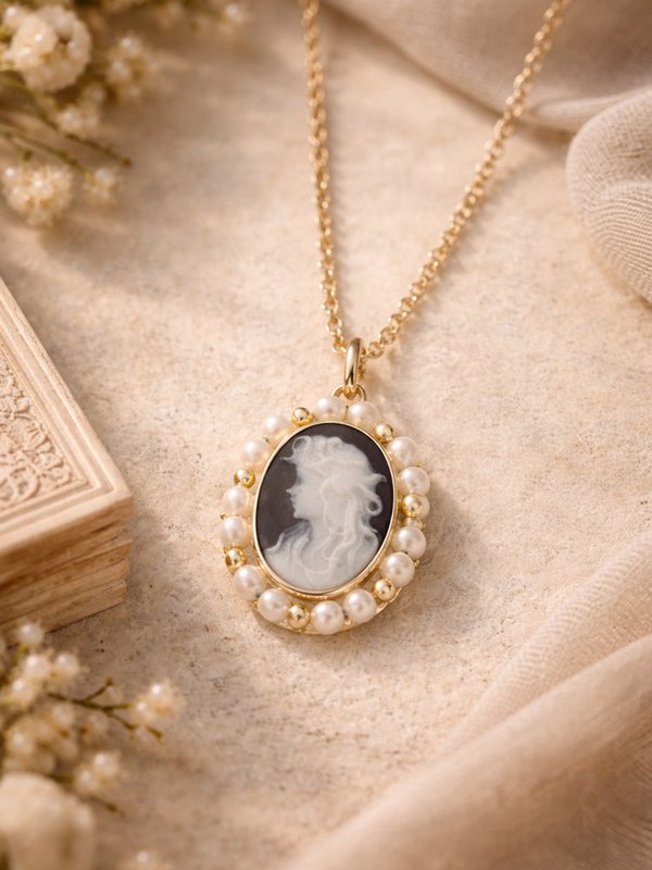 Collier camée noir Little Lovelies avec perles