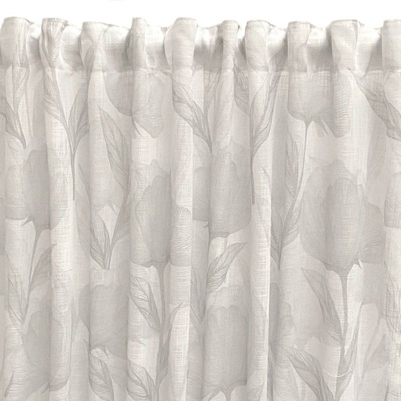 Rideau translucide, rideau imprimé numériquement en ruban multifonction (ruban fronceur ou serre-câble), allie motif floral et couleurs grises. Rideaux pour salon, chambre et cuisine.