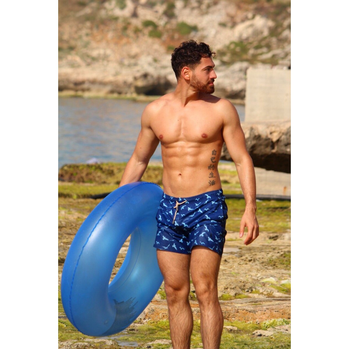 Short de bain bleu imprimé mouette