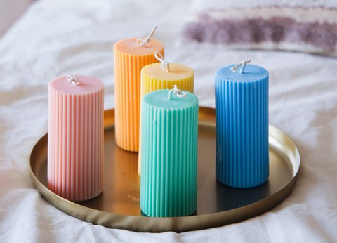 Gekleurde kaars Marzia PM POP collectie