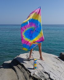 HANDDOEK TO GO TIE DYE Strandlaken 180x100 cm | Sneldrogende zwembadhanddoek | Blauw / Geel | met geschenkdoos