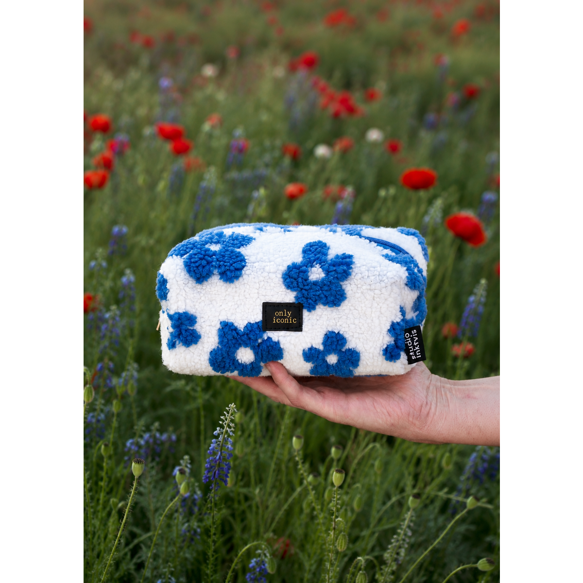 Tasje Only iconic wit met blauwe bloemen van teddy stof
