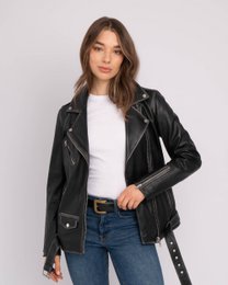 Berlin │ Übergroße Lederbikerjacke