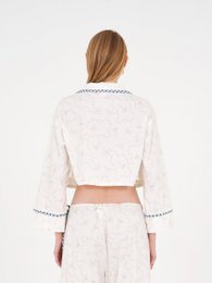 Cosmopolitan White Cropped Slow-printet skjorte