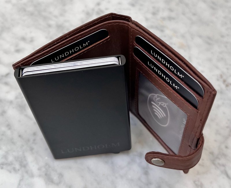 Tarjetero de piel + organizador de llaves marrón — set de regalo para hombre — Lundholm Örebro Safety Wallet