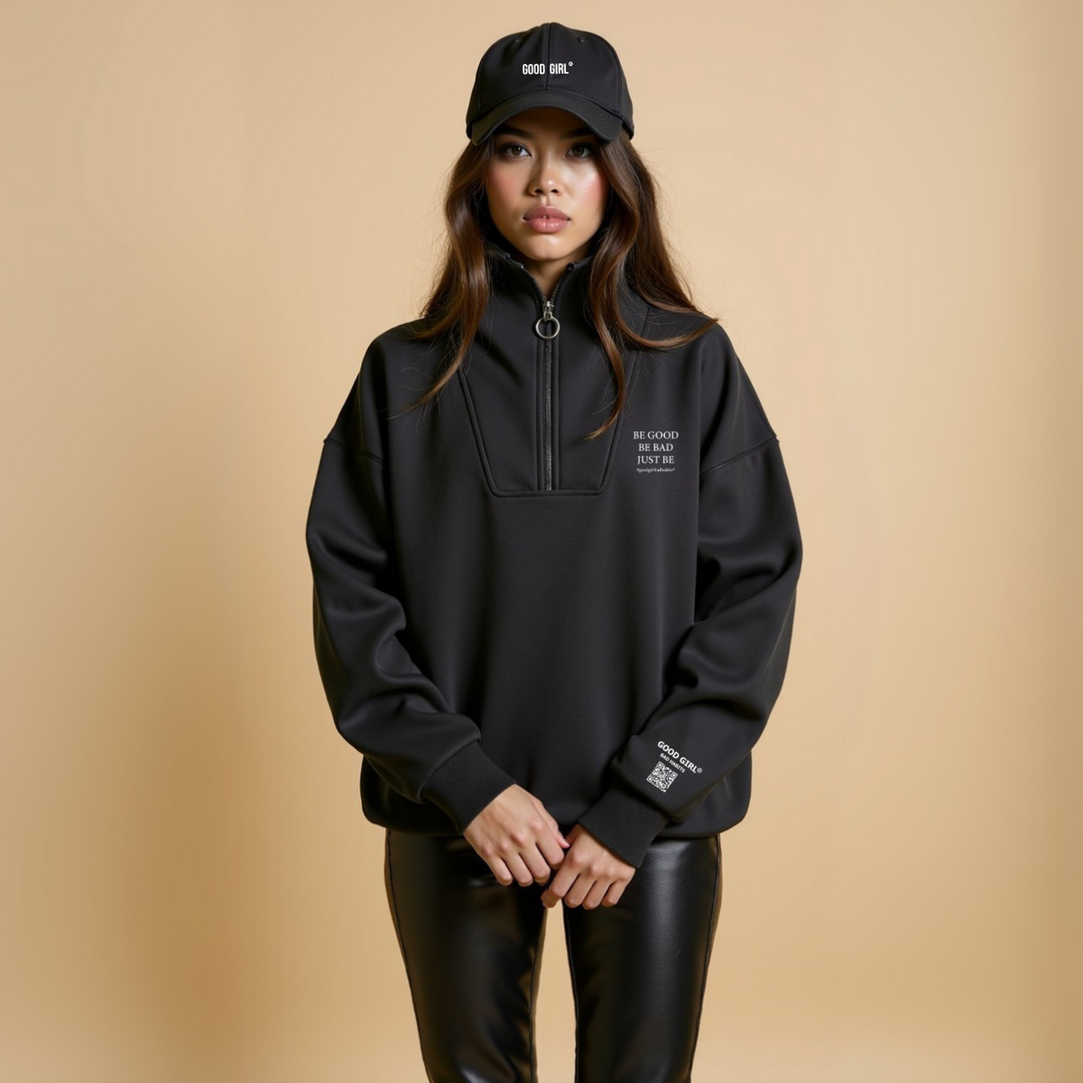 Half Zip Sweat "BE GOOD BE BAD JUST BE" - Schwarz