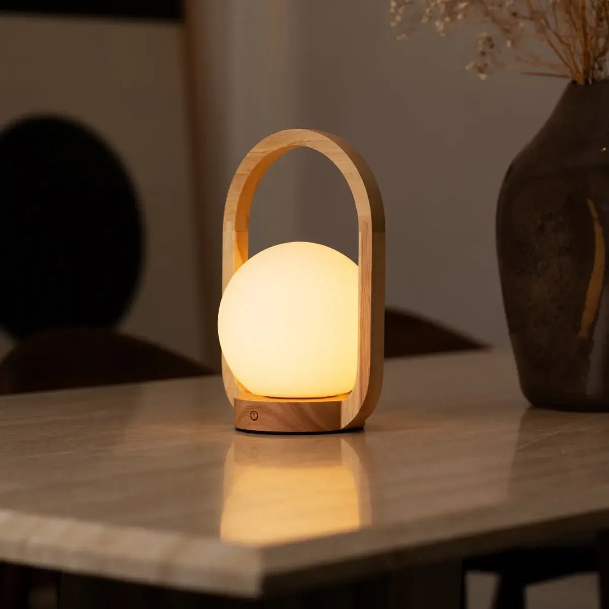 Lampada ricaricabile in legno Skye marrone chiaro
