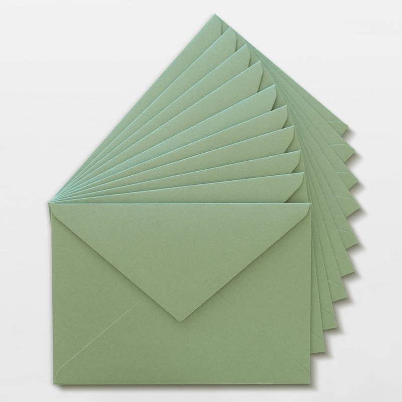 Groene envelop C6 gemaakt van duurzaam papier