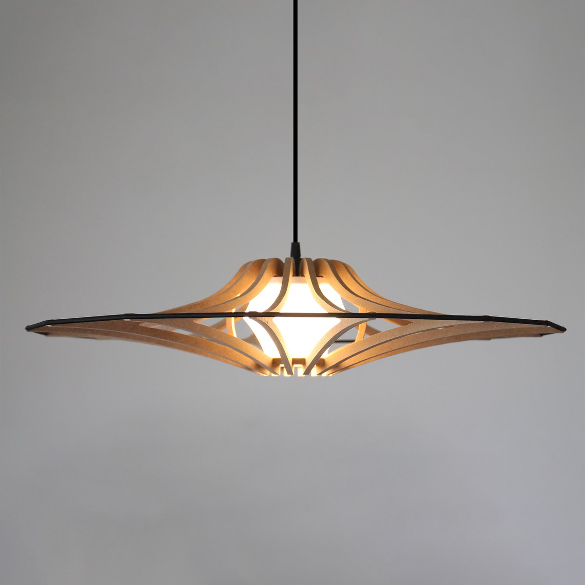 Suspension Design bois D65cm  SINGING BRUT