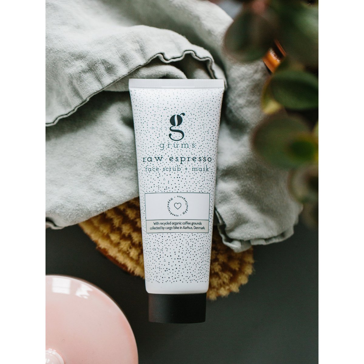 Rohes Espresso-Gesichtspeeling + Maske