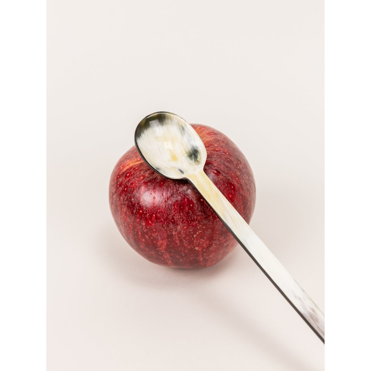 Baguette marbled black horn jam spoon
