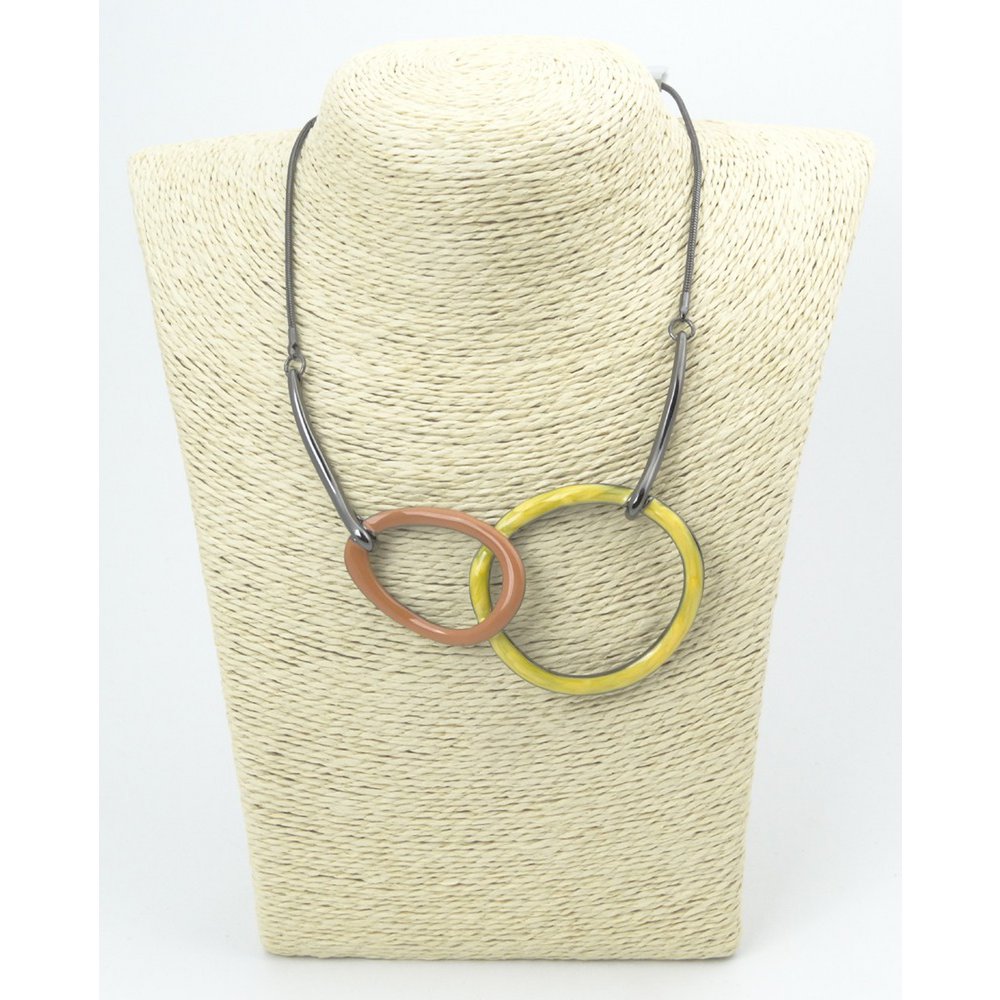 Metal fantasy necklace with hematite plating