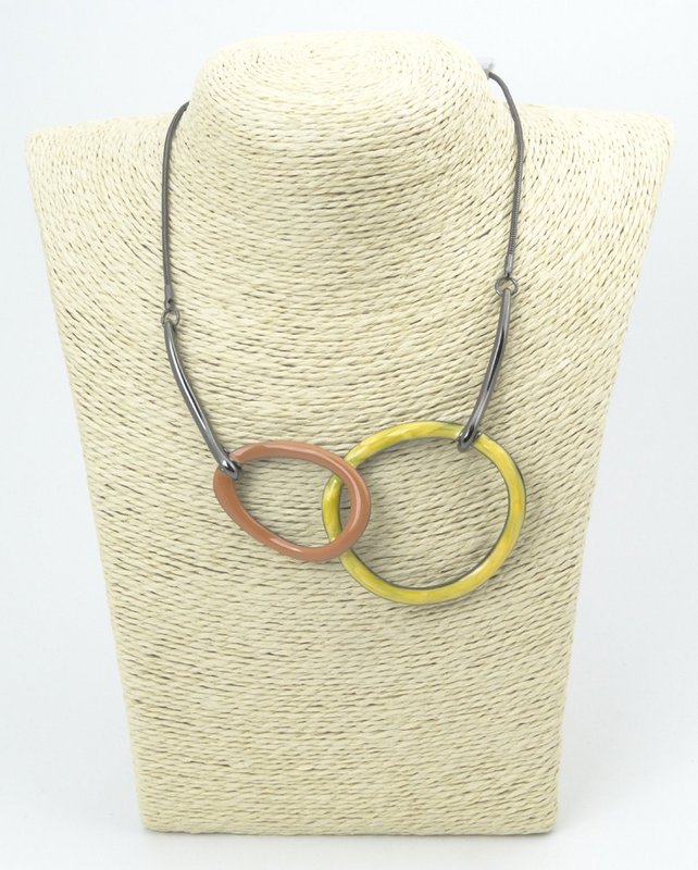 Metal fantasy necklace with hematite plating