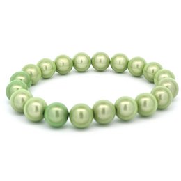  Green beaded bracelet with round, smooth beads.