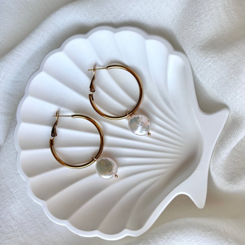 Golden Reflections - Large gold and pearl circles