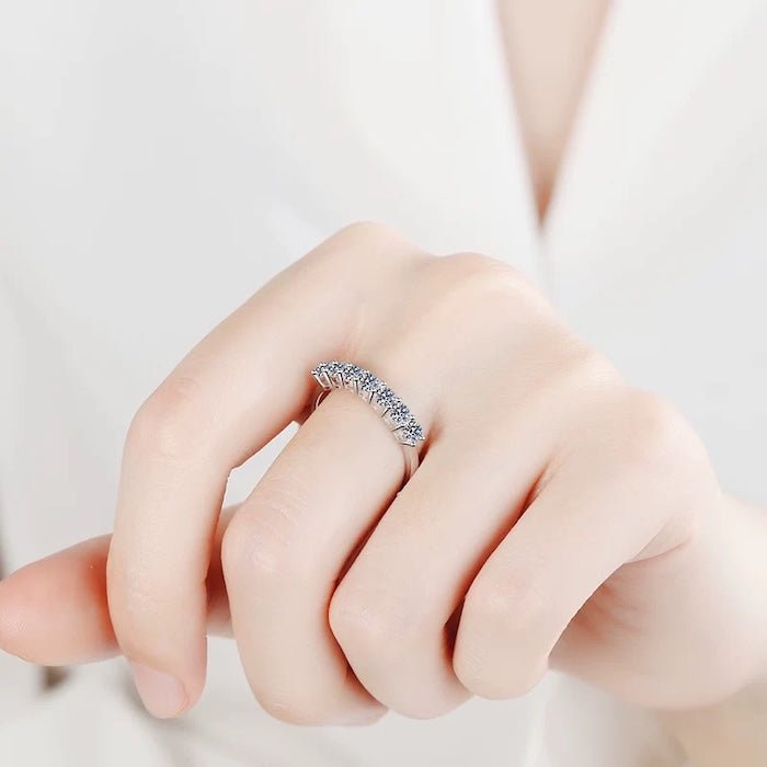 Mousserende halv evighed moissanite ringe