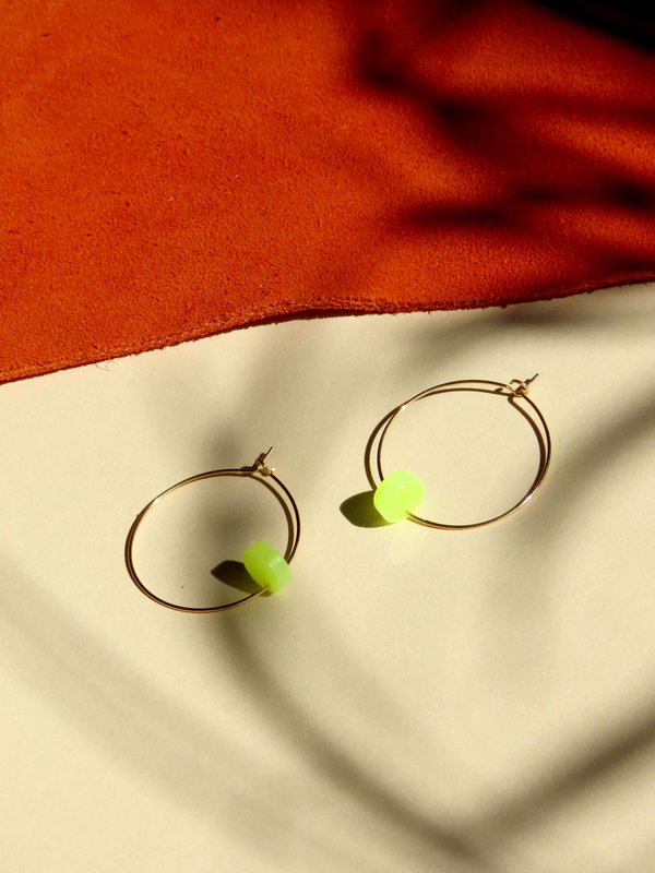 Neon yellow dots hoops made of stainless steel