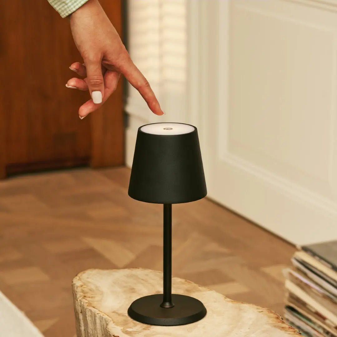 James Black Rechargeable Table Lamp