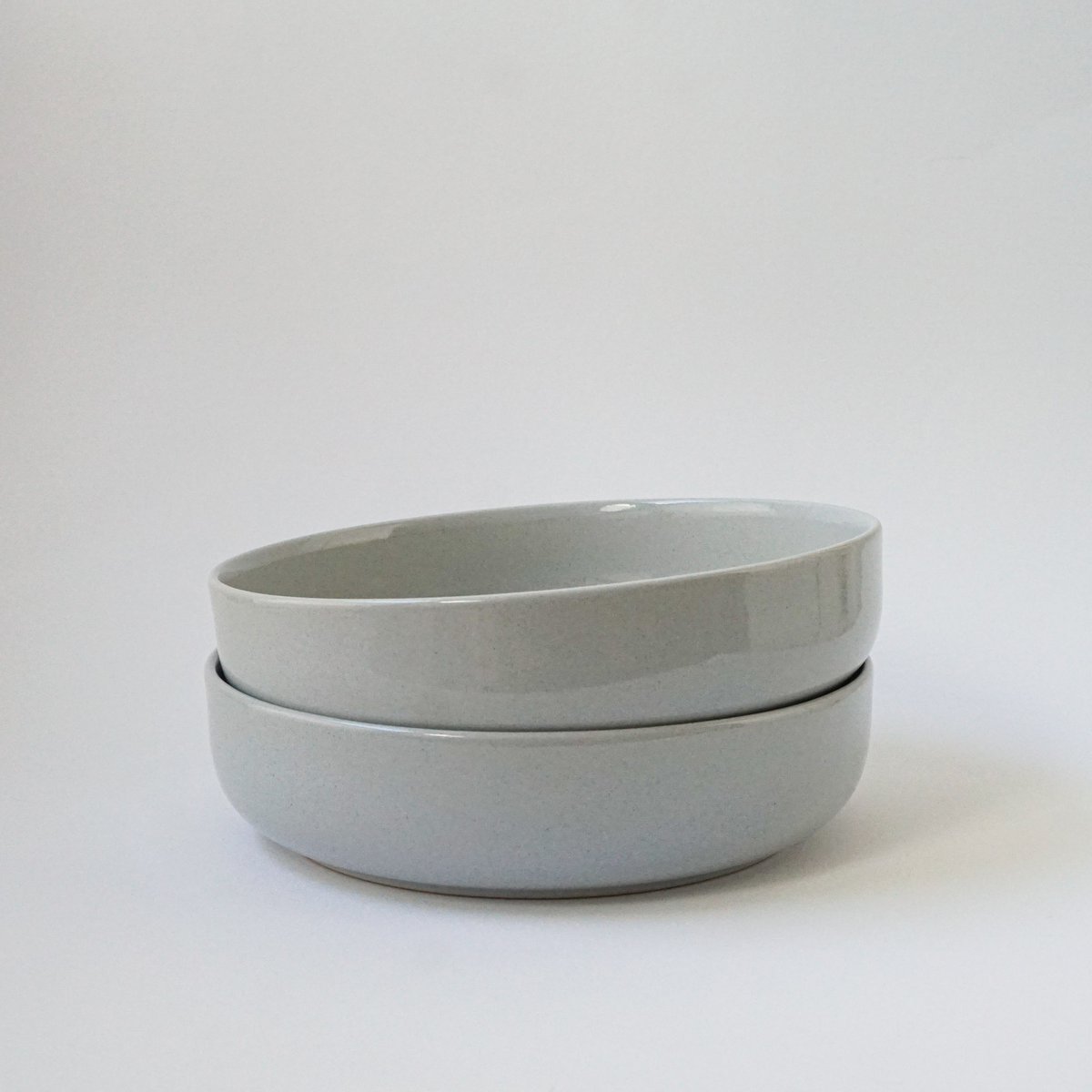 Bol 22 cm avec couvercle/assiette Rose Trémière - gris arctique - 1 000 ml