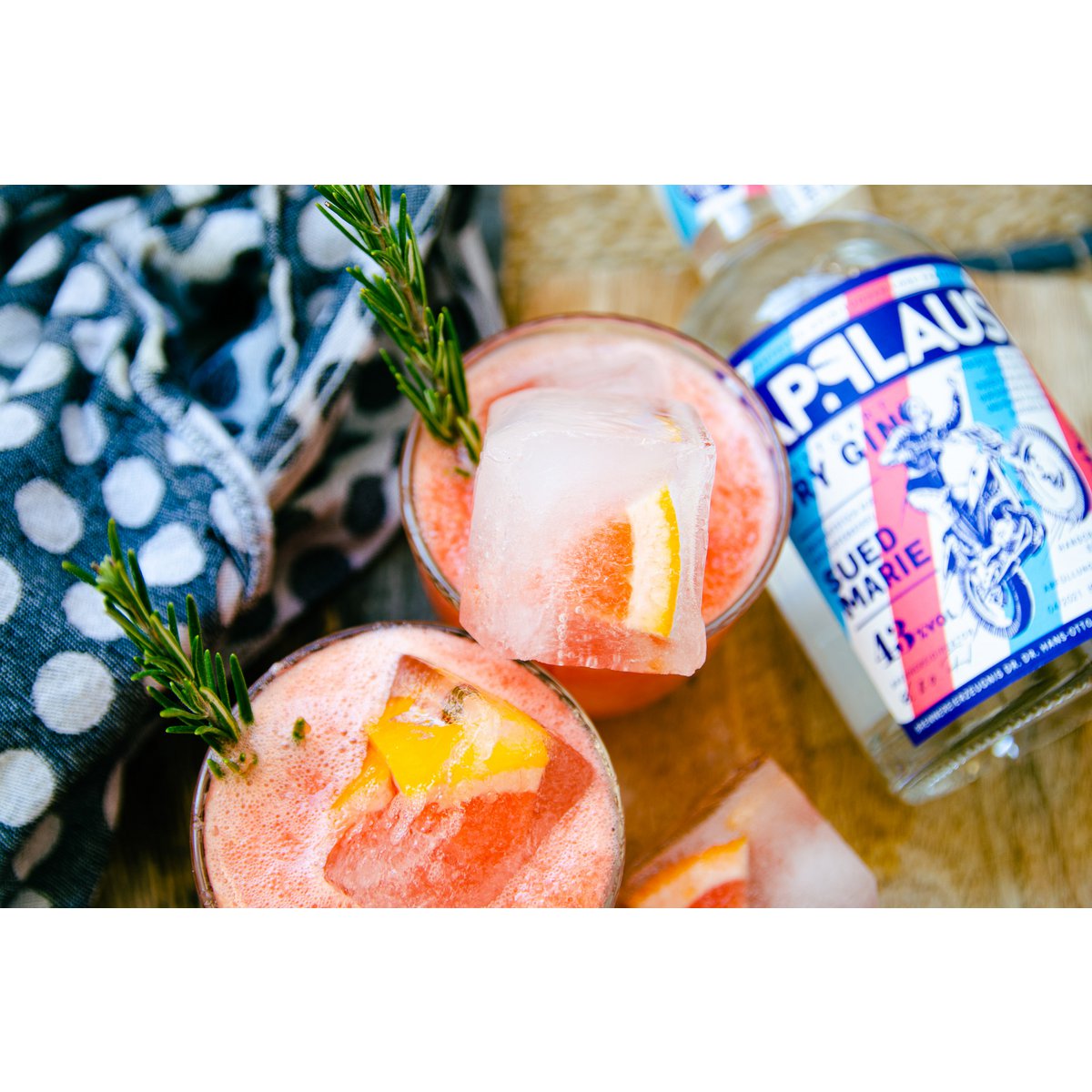 Oklaski - Suchy Gin Suedmarie 43%