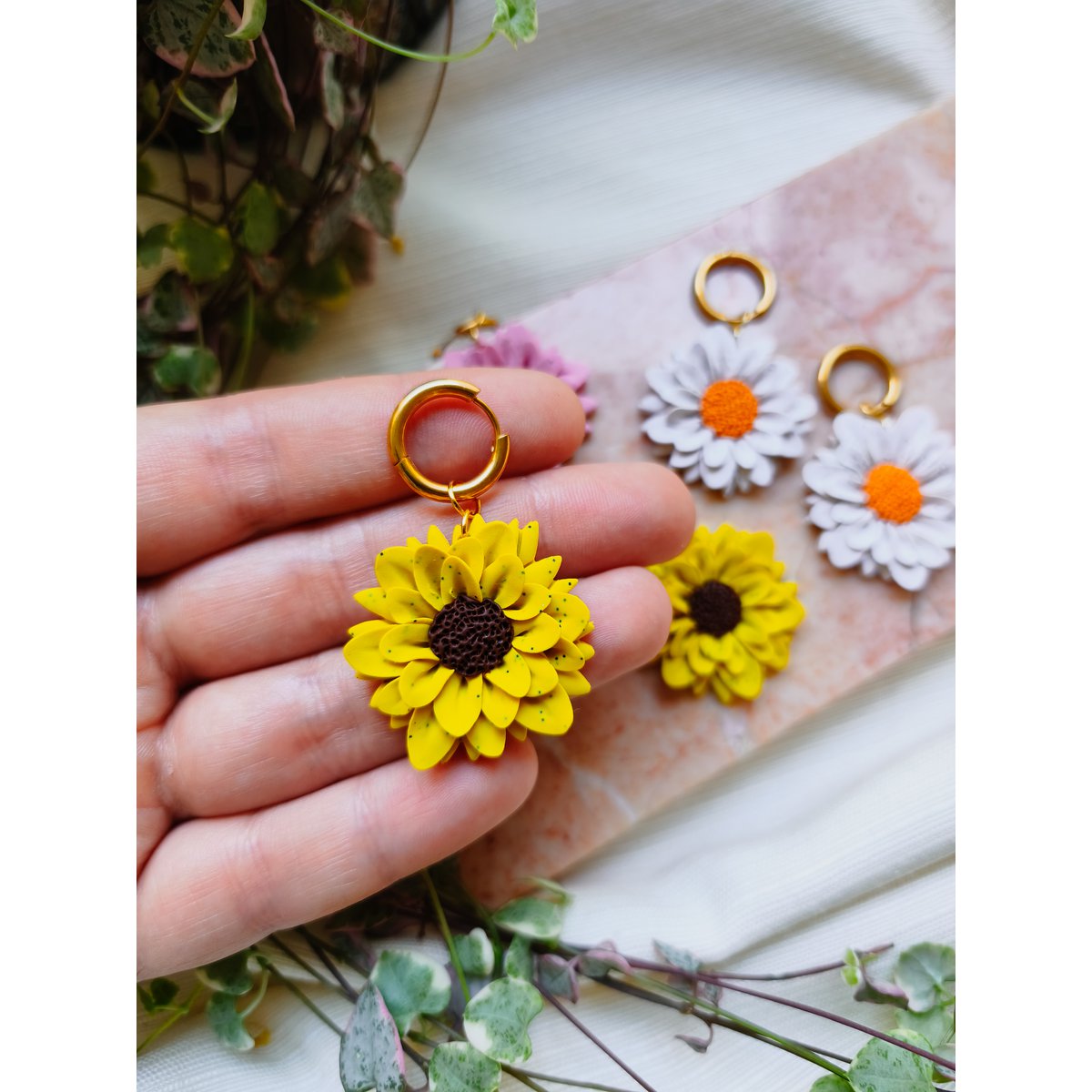 Grands boucles d'oreilles à fleurs