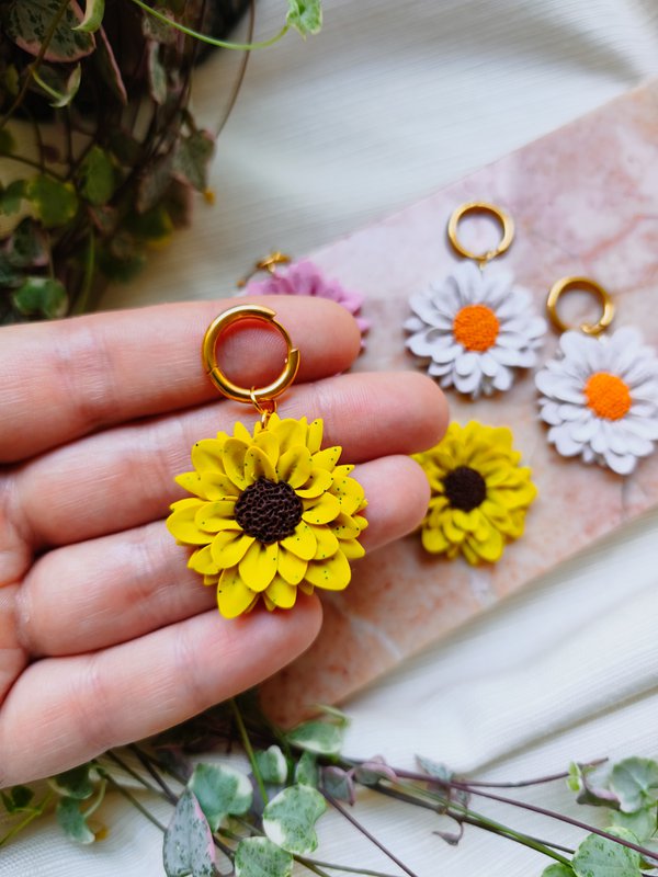 Grands boucles d'oreilles à fleurs