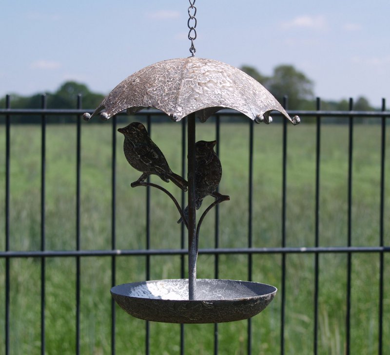 Bird bath for hanging made of metal - round
