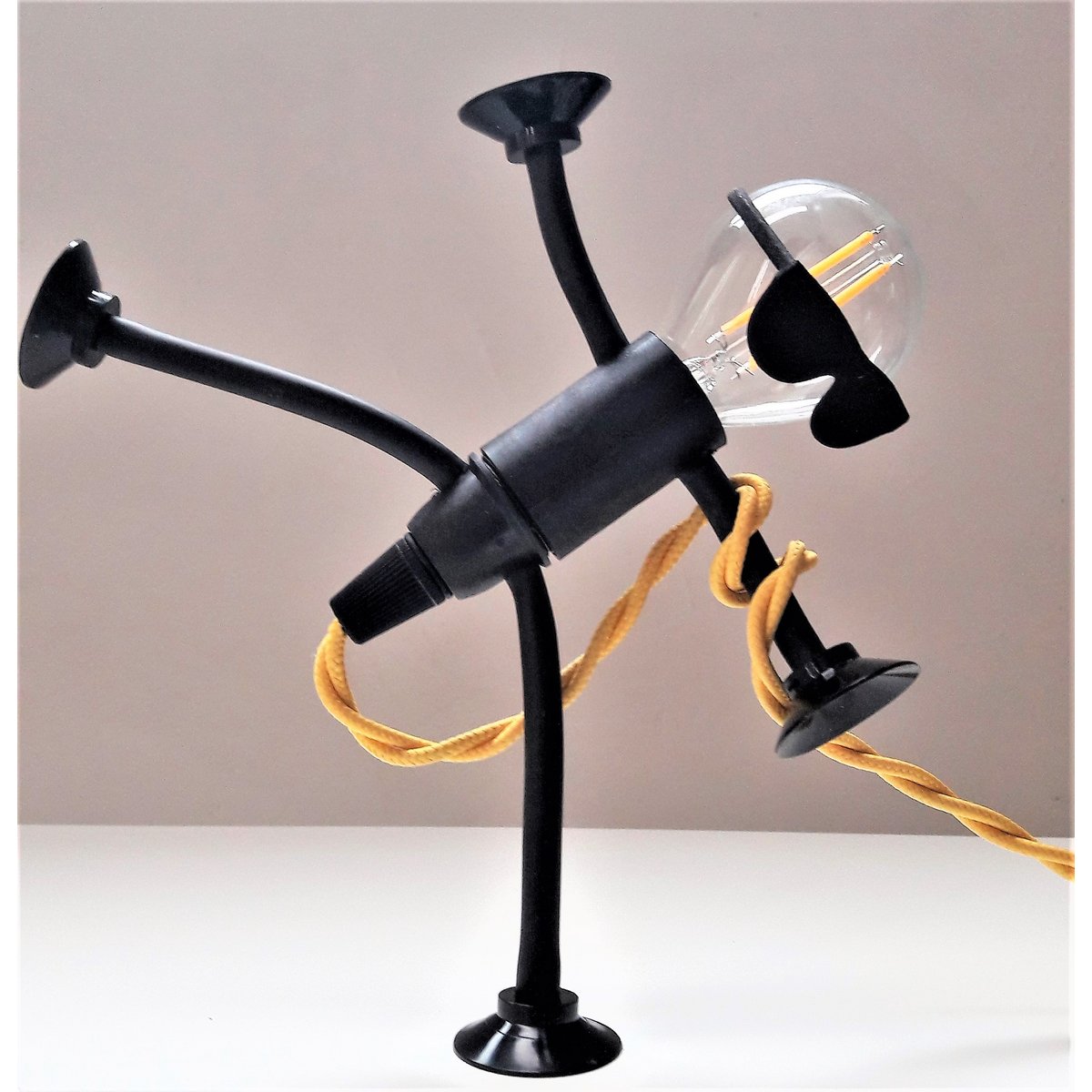 Benjamin Bright; * Tafellampe * Niederländisches Design * Rotes Kabel 1,5 Meter * Designstecker