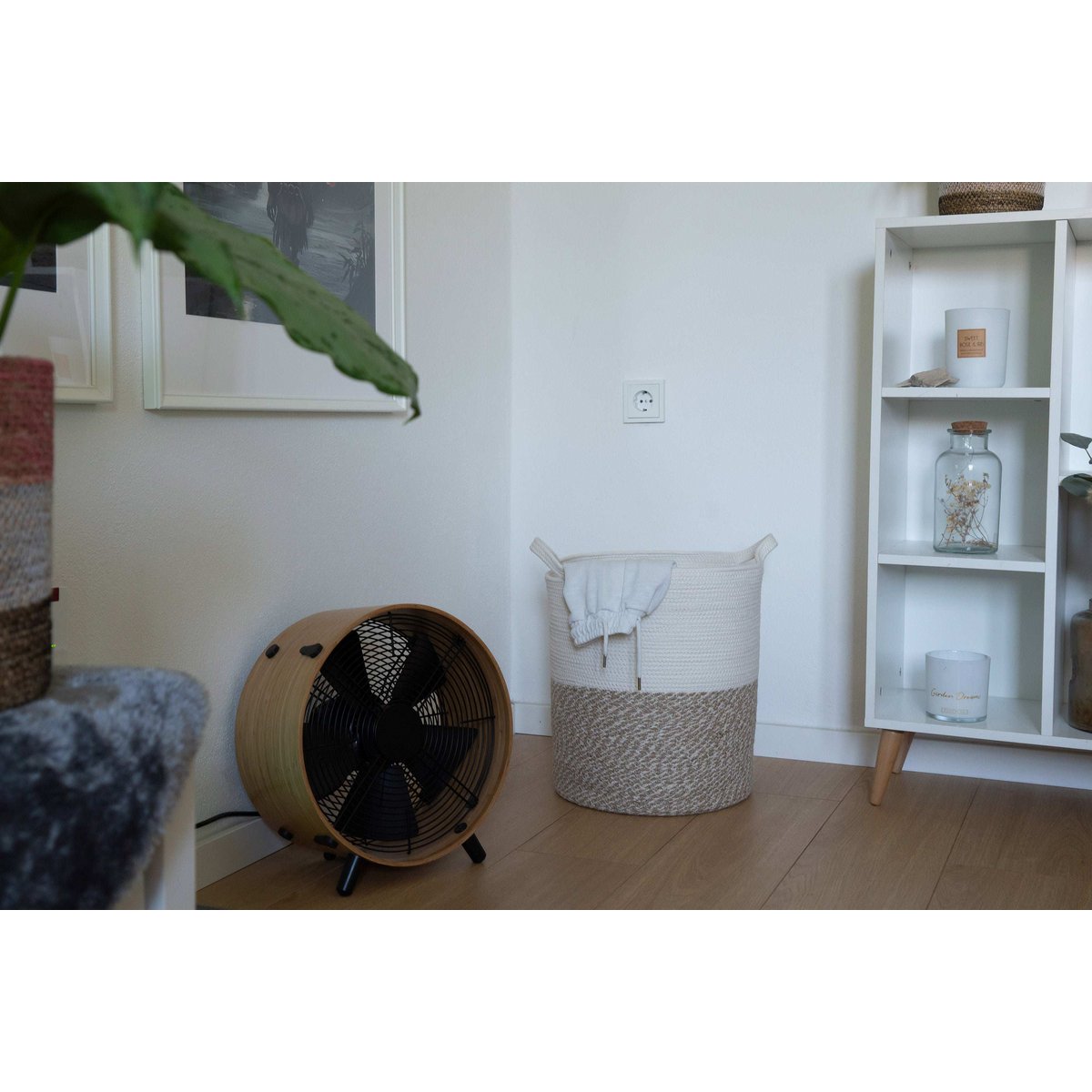 Stor vaskeri kurv lavet af jute og bomuld